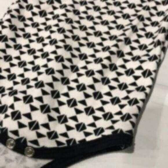 Petunia Pickle Bottom Kid's Black Organic One Piece Bodysuit Size 6-9 Months - Picture 3 of 4